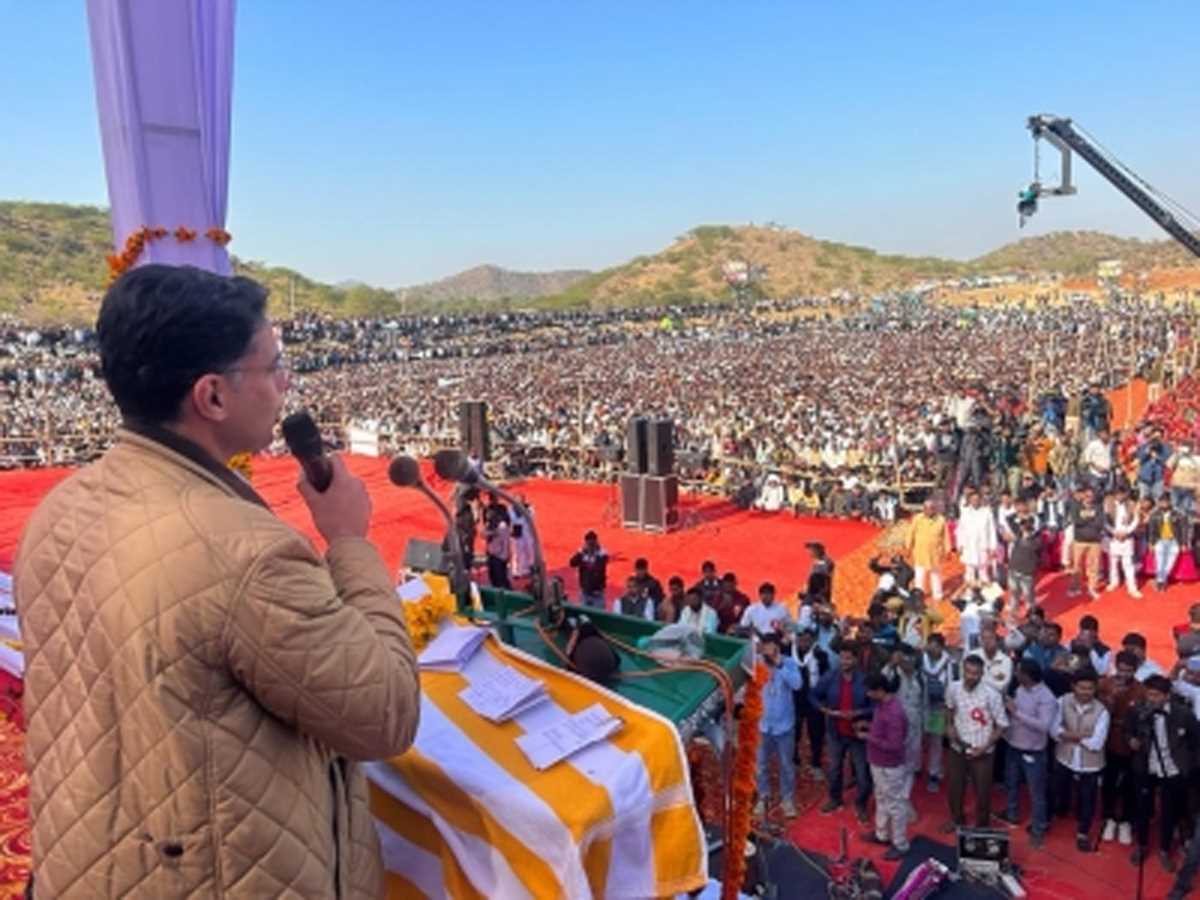 गहलोत बनाम पायलट: पेपर लीक मामले को लेकर जुबानी जंग जारी